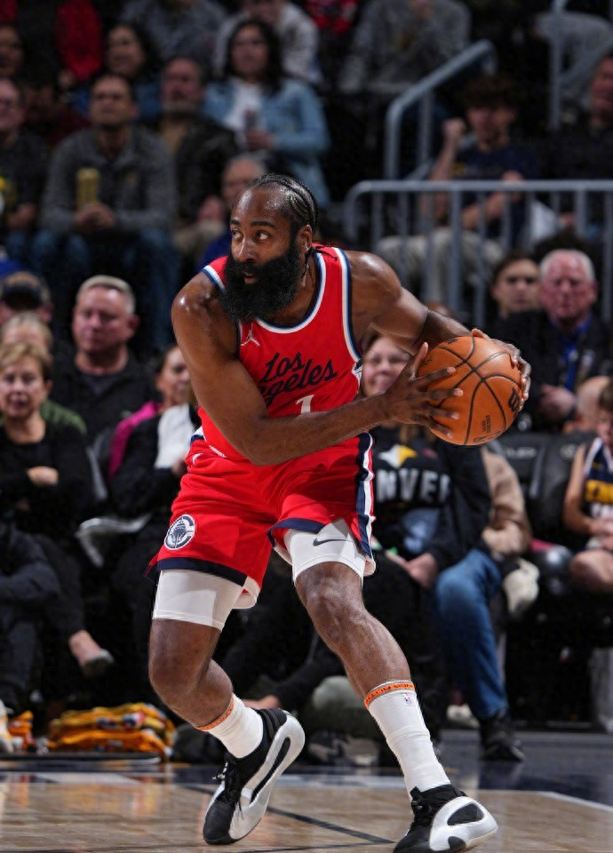 九游官网 -赛地聚焦——NBA季后赛国际比赛日热度飙升；底特律活塞远射贴柱；质疑声仍在；资深球员宣示担当的简单介绍